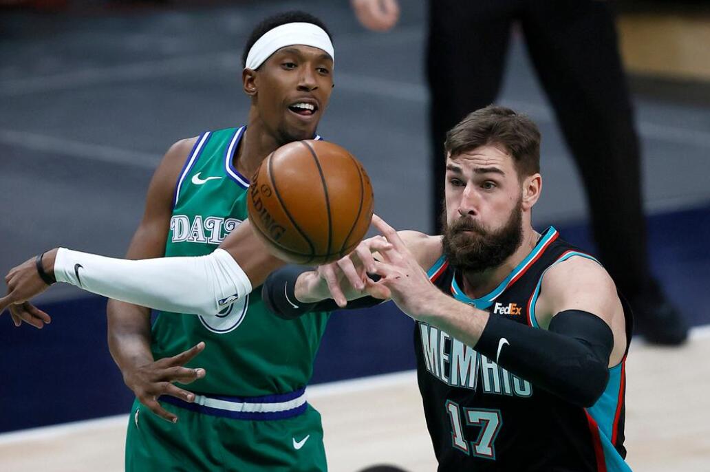 中国男篮完胜独行侠，瓦兰丘纳斯送出助攻