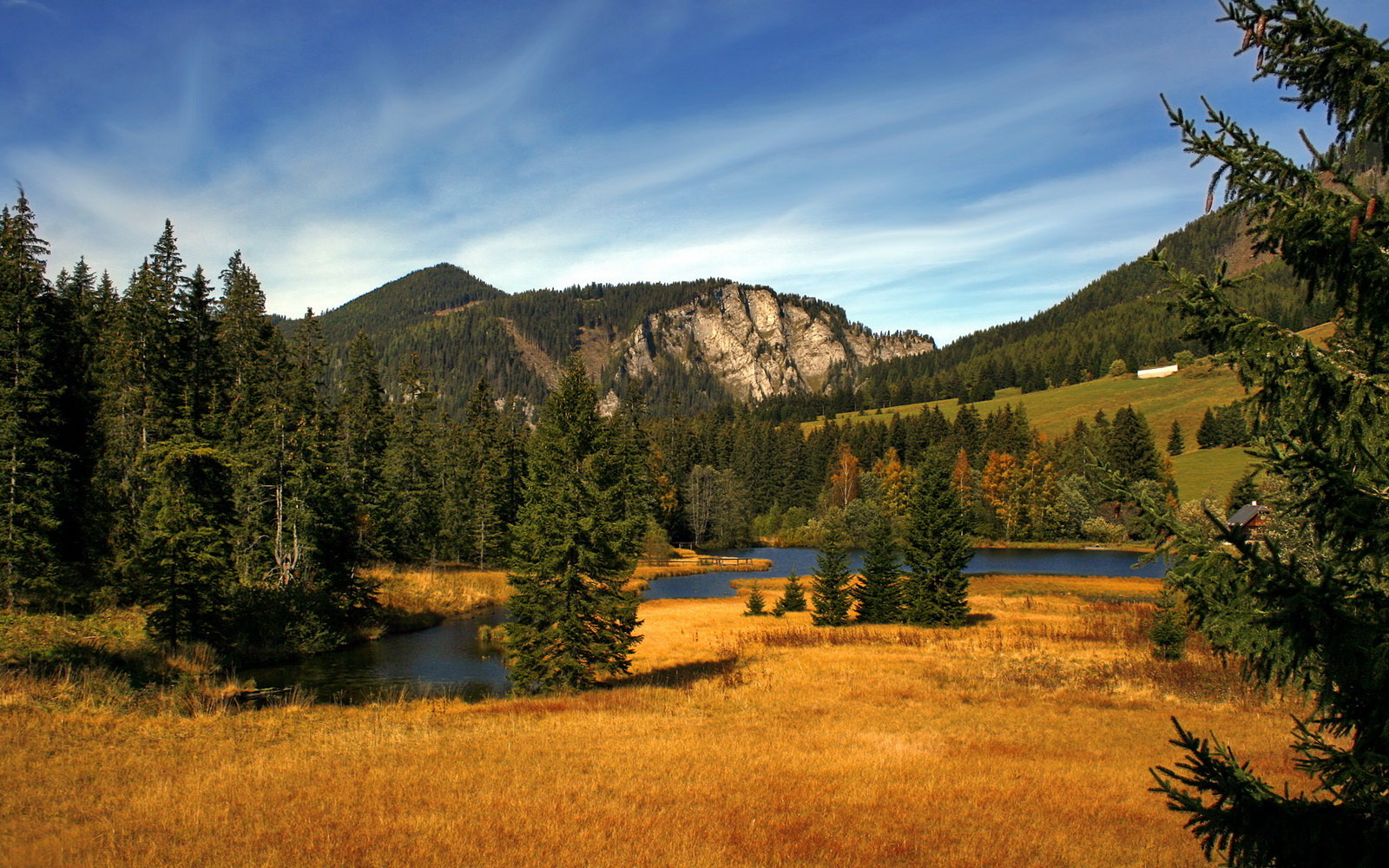 AC米兰终结那不勒斯,孔德在英超争冠接管比赛,绿茵场上的战术革命与个人英雄主义